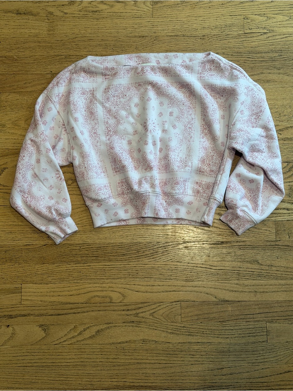 New Women’s Abercrombie Sweatshirt Pink Large Paisley Pattern